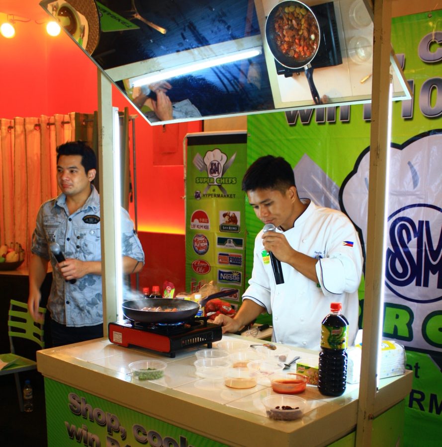  - Sous-chef-Paulo-Sia-with-Chef-Tristan-Encarnacion-during-the-launch-of-SM-Super-Chefs