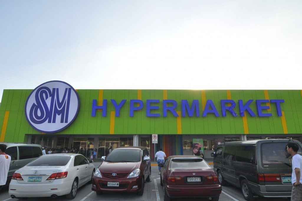 SM Hypermarket is now open in North Harbour, Manila 