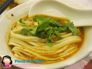 Noodle with Dried Shrimp and Peanut in Spicy Sauce