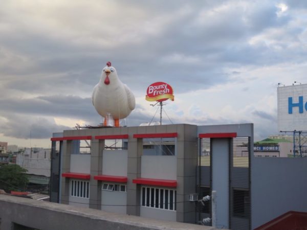 These chicken giants also support the “Laking Farmfresh” concept that Bounty Fresh lives by, providing quality products that bring an extra fun surprise to the table.